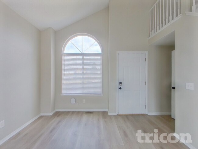 Foto del edificio - 5119 Chaise Dr