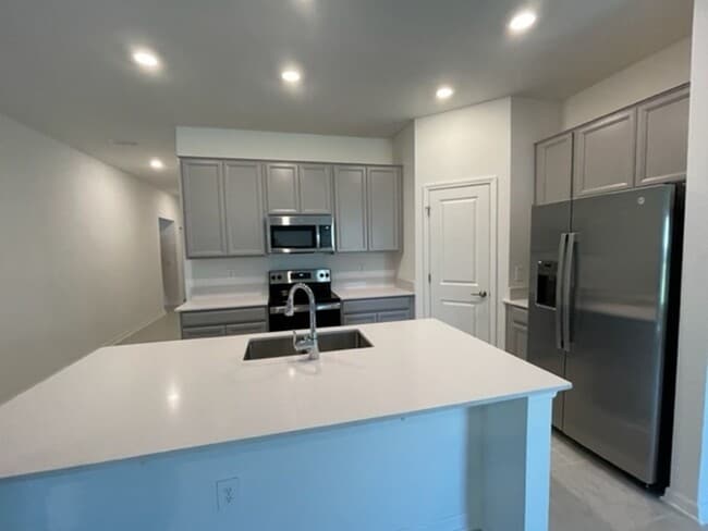 Building Photo - 844 Ofanto Wy