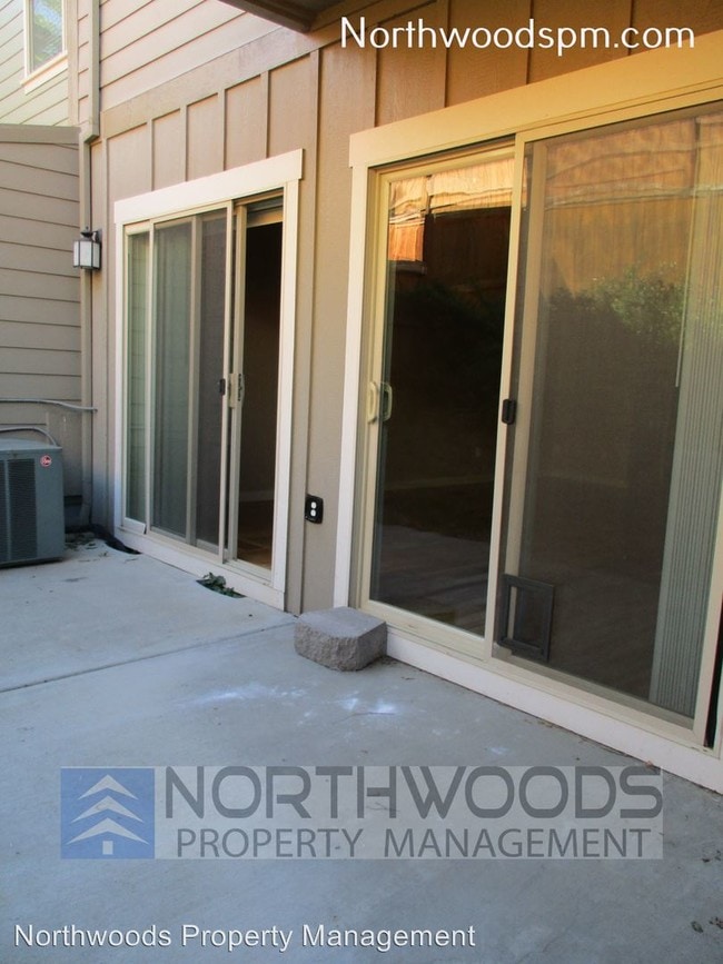 Building Photo - 2 br, 2.5 bath House - 131 Eagle Trace Dr.