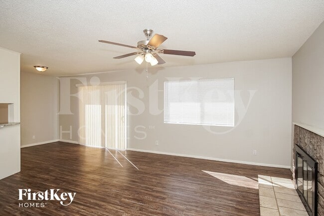 Foto del edificio - 5260 Saratoga Dr