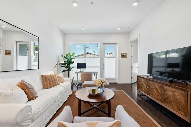 Foto del edificio - 207 W Johanna St