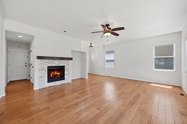 Building Photo - $2,640.95 with $300 off the first month's rent, 4 Beds - 3.5 Bath, Single Family Home in Colorado...