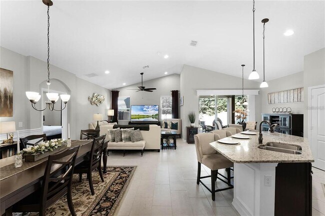 Foto del edificio - 1112 Narcoossee Del Sol Blvd