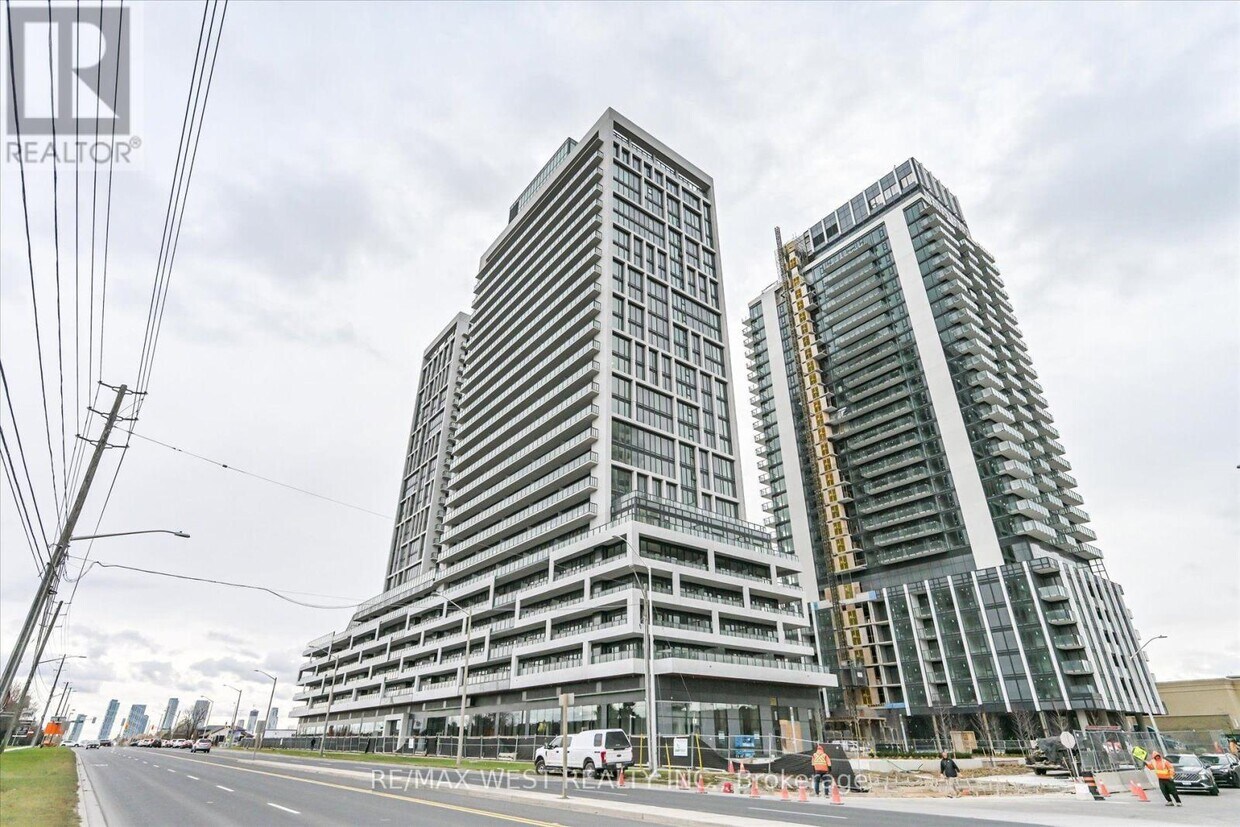 Photo principale - 8960-8960 Jane St