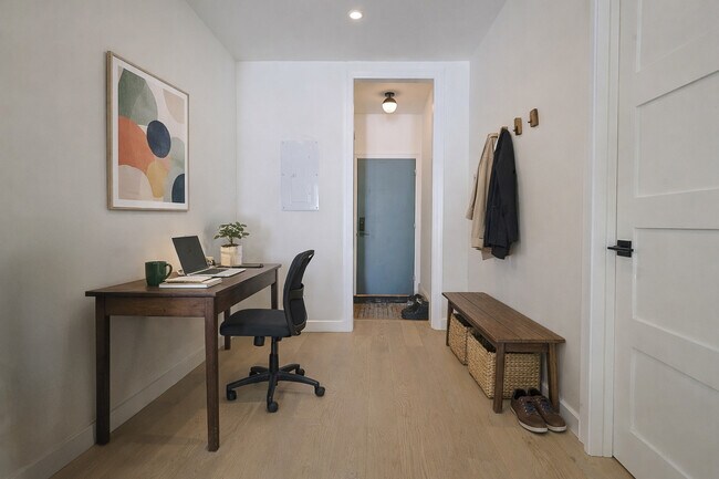 Building Photo - 386 Roncesvalles Av