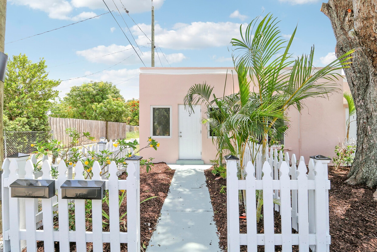 Foto principal - 711 4th Ave S