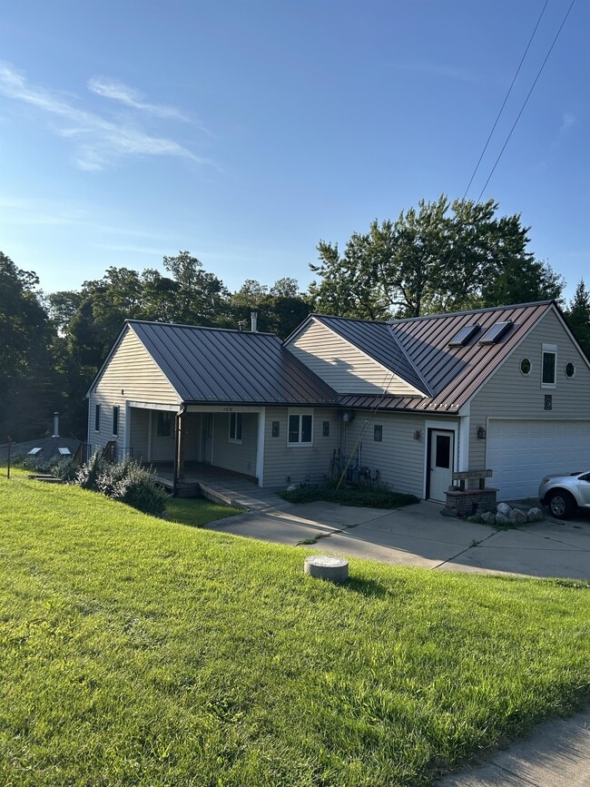 Photo - 108 S Park St House