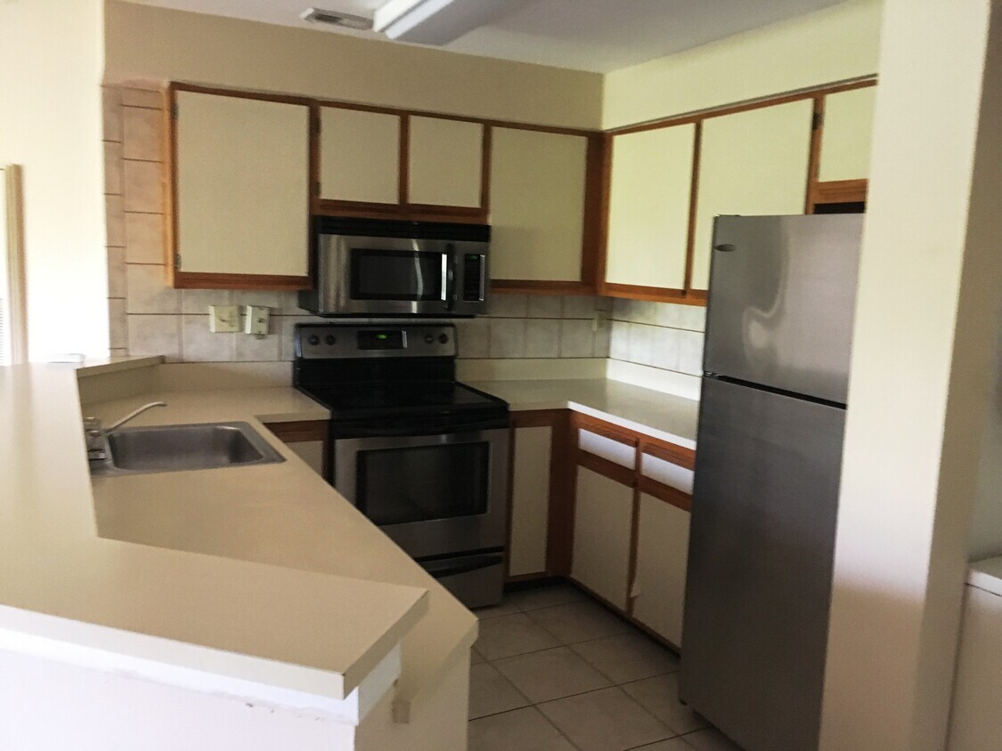 Primary Photo - 2445 SW 18th Ter