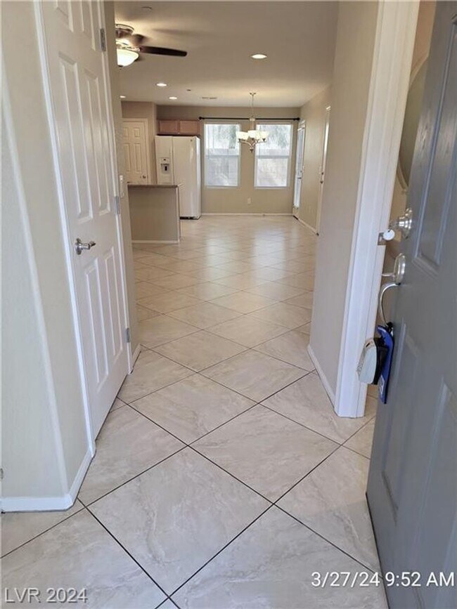 Building Photo - 3 BED, 2.5 BATH HENDERSON HOME IN GATED CO...