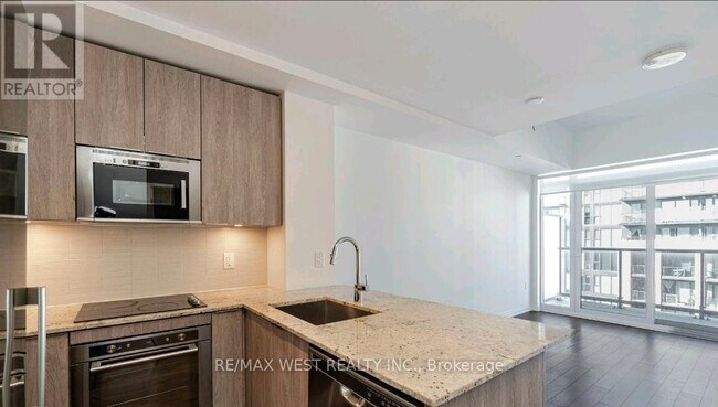 Photo du bâtiment - 99 Eagle Rock Way