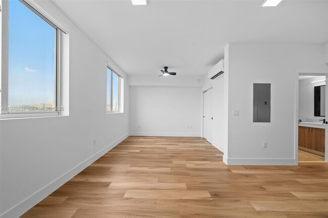 Foto del edificio - 650 SW 1st St