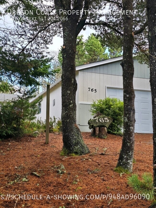 Building Photo - 765 SE Bird Ave