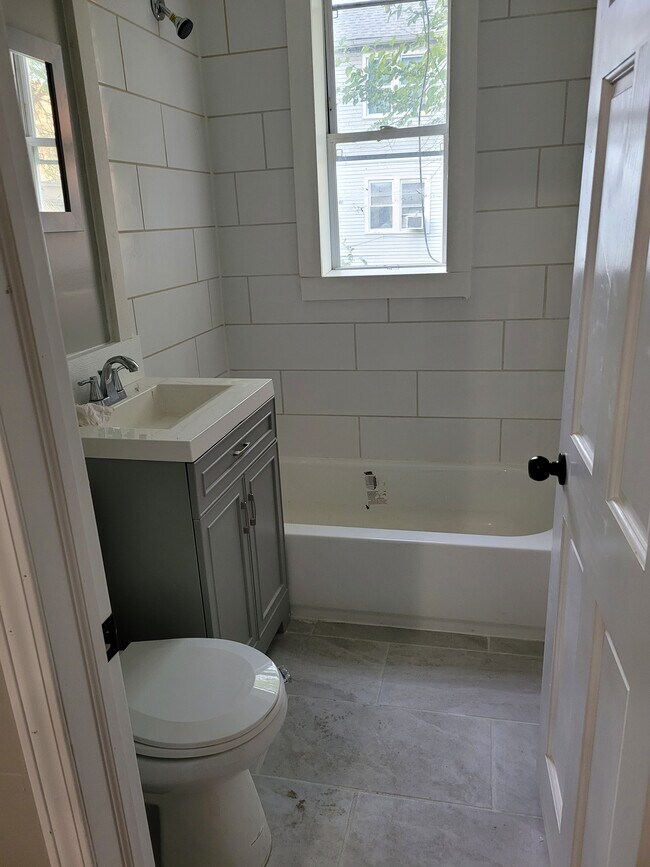 Building Photo - 1521 S Komensky Ave