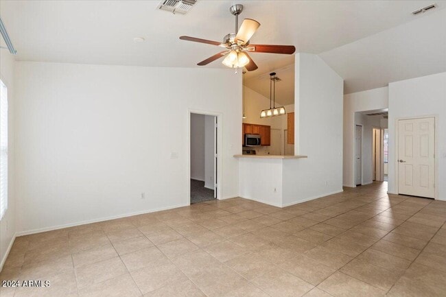 Building Photo - 3305 N Everest