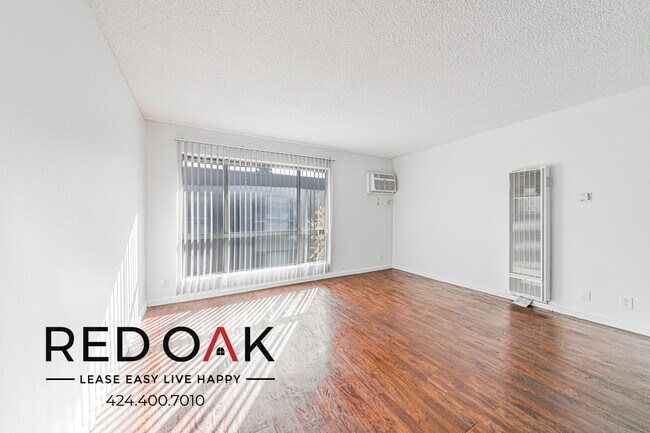 Foto del edificio - 21315 Roscoe Blvd