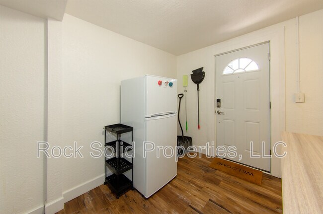 Foto del edificio - 516 E 6th St