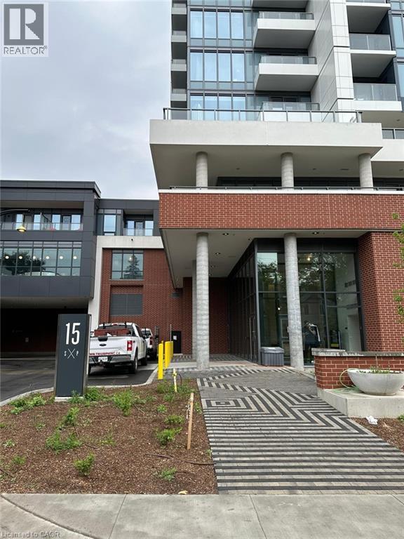 Photo du bâtiment - 15 Wellington St S