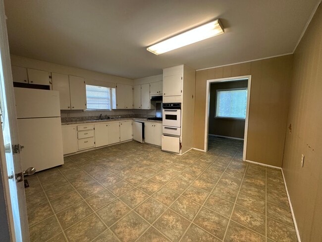 Foto del edificio - Welcome to this conveniently located 2-bed...