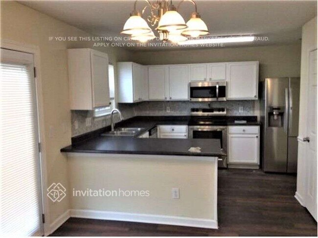Building Photo - 8020 Caliber Woods Dr