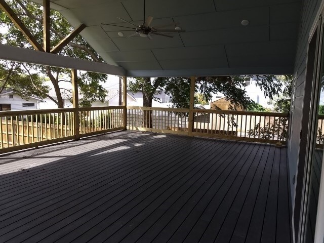 Building Photo - 2028 Williams Lakeshore