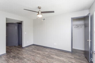 2BR, 2BA - 1,040 SF - Riverstone Apartments