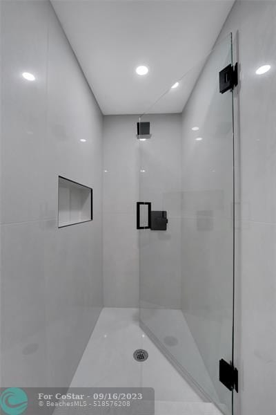 Building Photo - 333 Sunset Dr