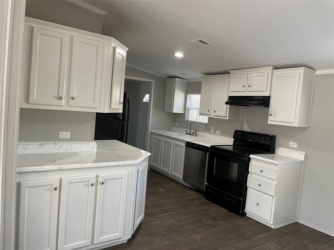 Foto del edificio - 13406 Tommy Smith Rd