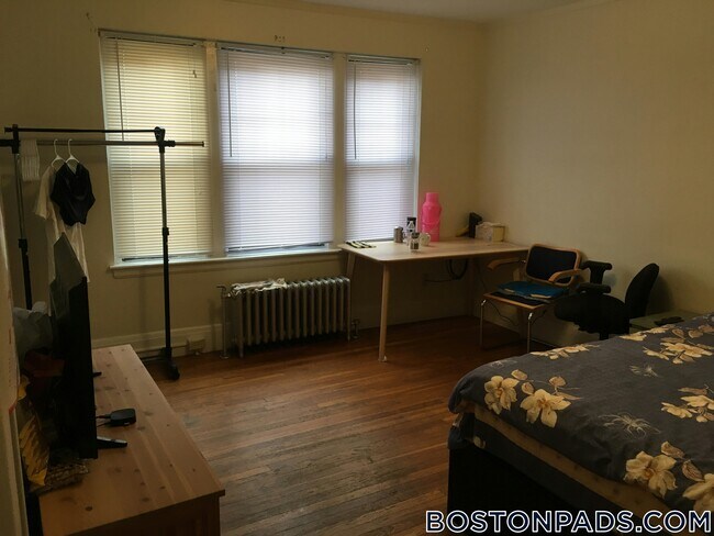 Foto del edificio - 349 Pleasant St