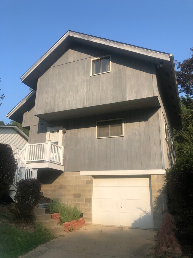 Building Photo - 38 Baytree Dr