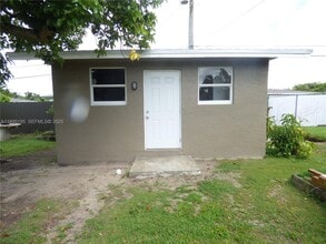 Building Photo - 19121 NE Miami Ct