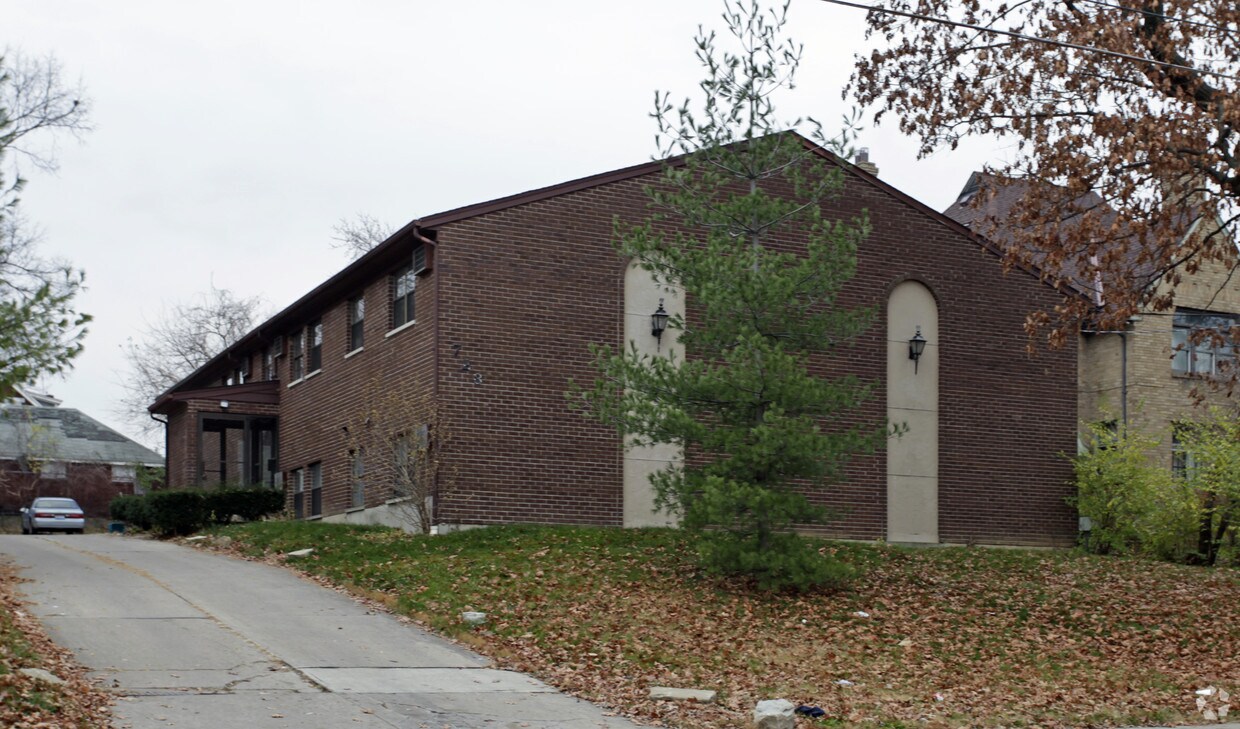 Primary Photo - 728 Elberon Ave