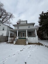 Building Photo - 1205 E Converse St