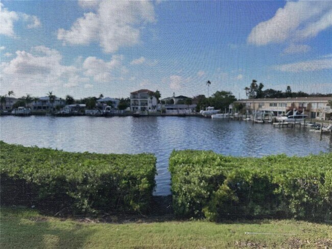 Building Photo - 505 Hidden Harbour Dr