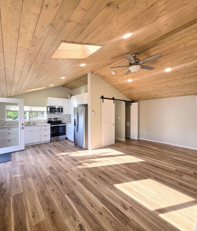 Building Photo - Newly Remodeled ADU for Rent in Port Towns...