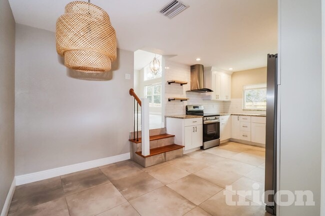 Building Photo - 1230 Kapok Kove Cir