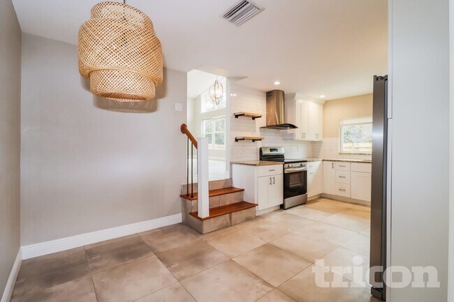 Foto del edificio - 1230 Kapok Kove Cir