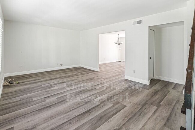 Building Photo - 10120 Karmont Ave