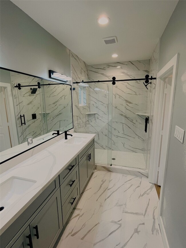 Building Photo - 3802 Yale St