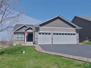 Building Photo - 1341 Meadow Ln