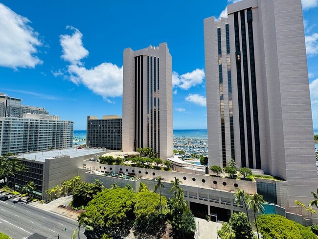 Building Photo - Gorgeous panoramic view in Waikiki!