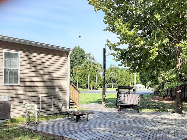 Patio back area - 2039 Hamilton Ave