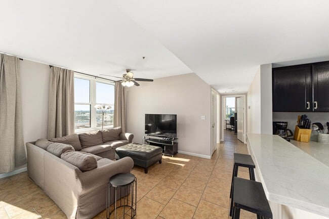 Building Photo - Seagle Building 7C