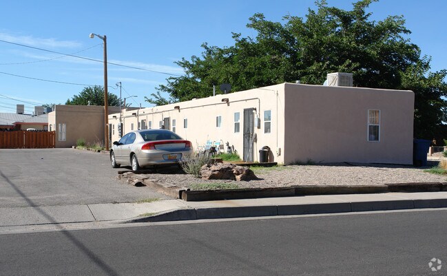 Building Photo - 342-350 Estancia Dr NW