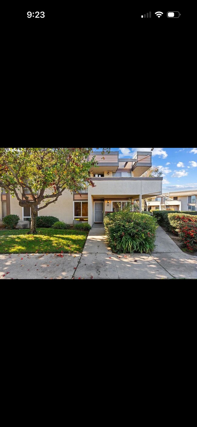 Foto del edificio - 745 E Bradley Ave