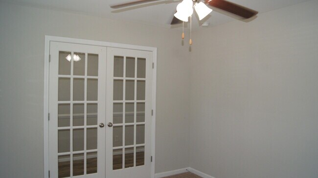 Foto del edificio - 375 Niblick Dr