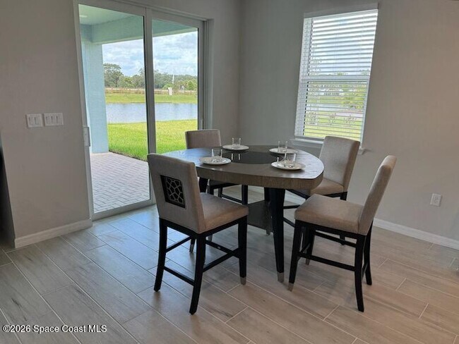 Foto del edificio - 5090 Daybreak Dr