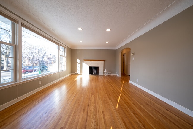 Foto del edificio - 5605 Newton Ave S