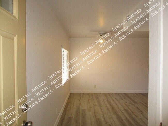 Foto del edificio - 330 S Beck Ave