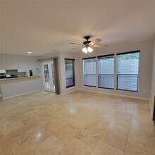 Building Photo - 8020 Braesmain Dr
