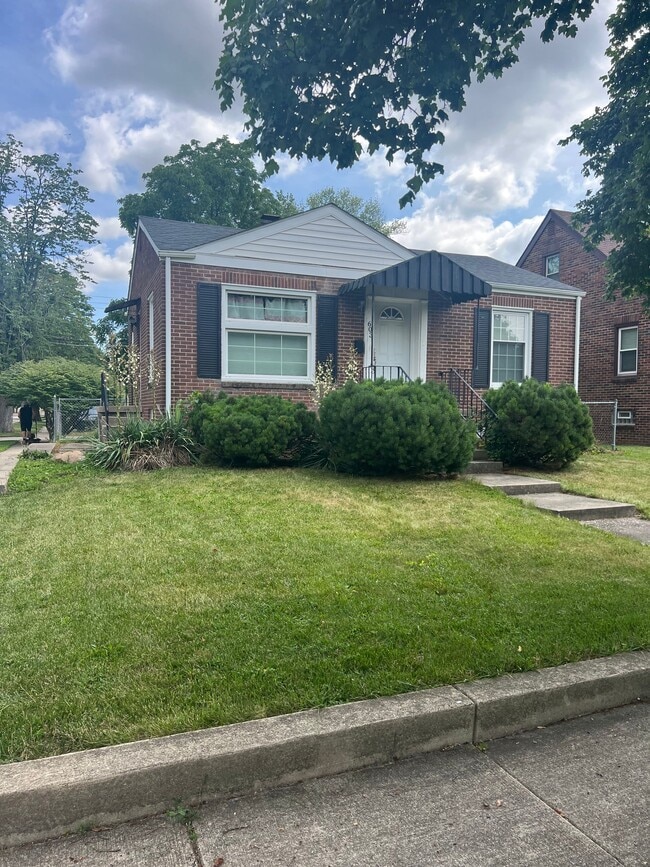 Building Photo - 603 Parkwood St